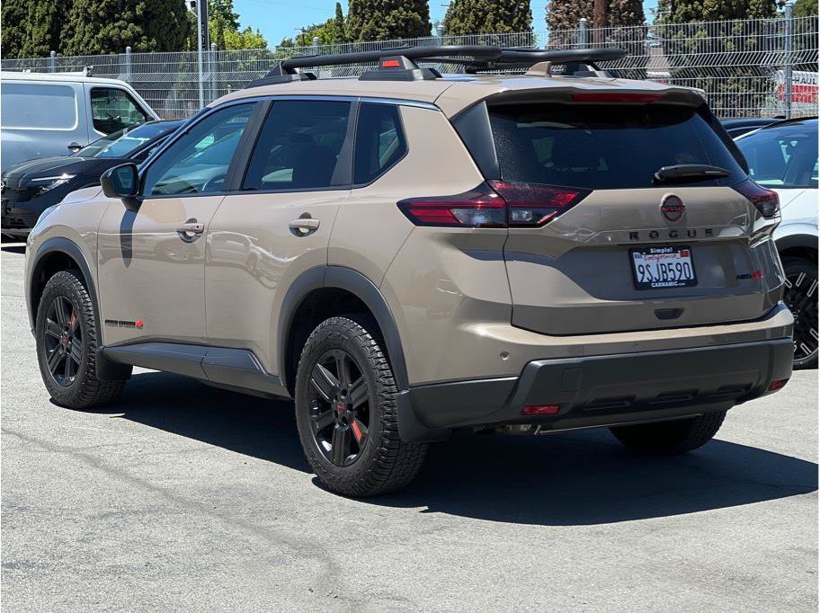 Used 2025 Nissan Rogue SV AWD/4WD image 6