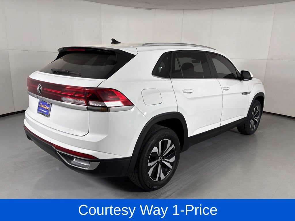 Used 2024 Volkswagen Atlas Cross Sport SE FWD image 11