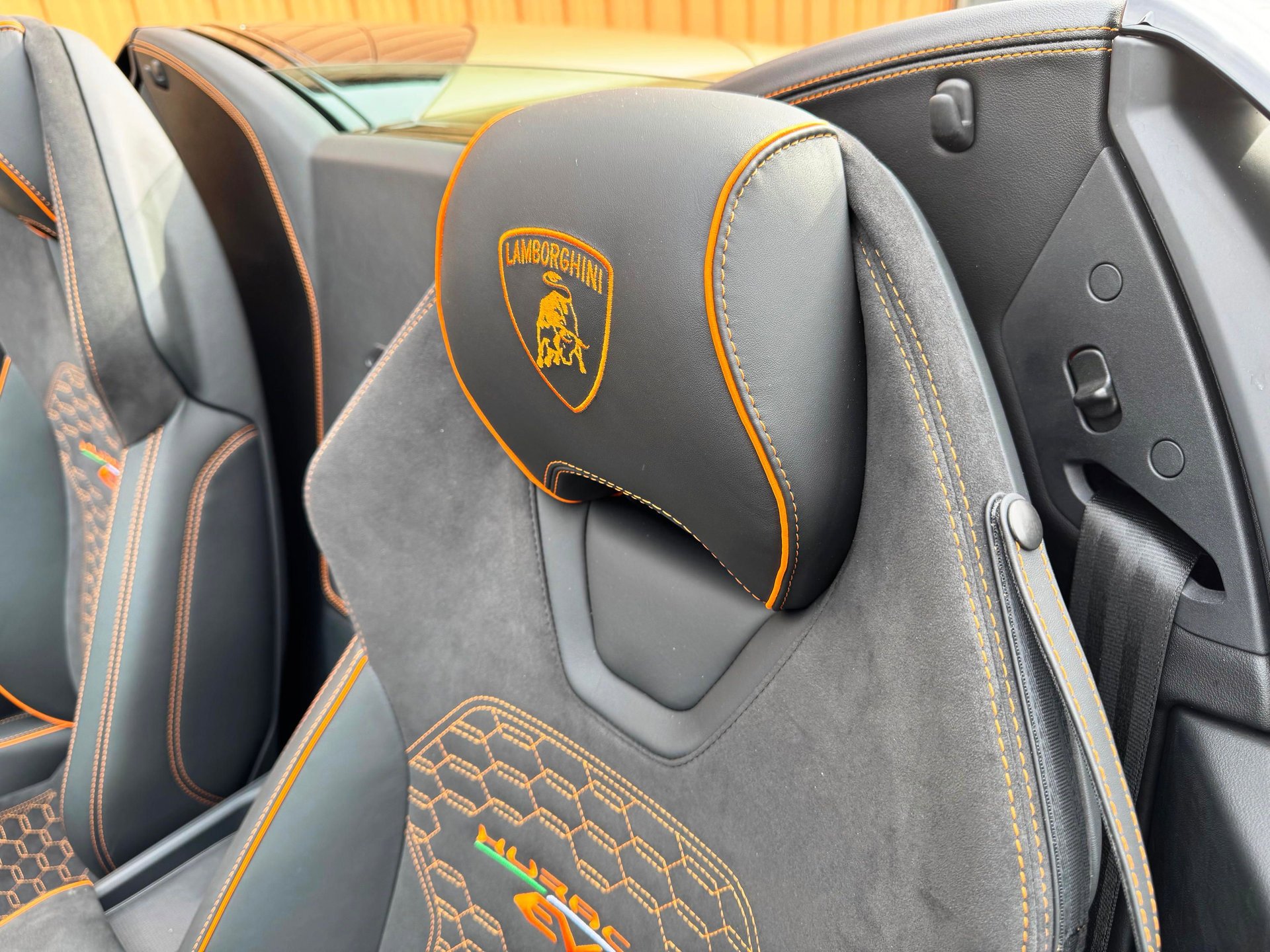 Used 2023 Lamborghini Huracan EVO RWD image 36