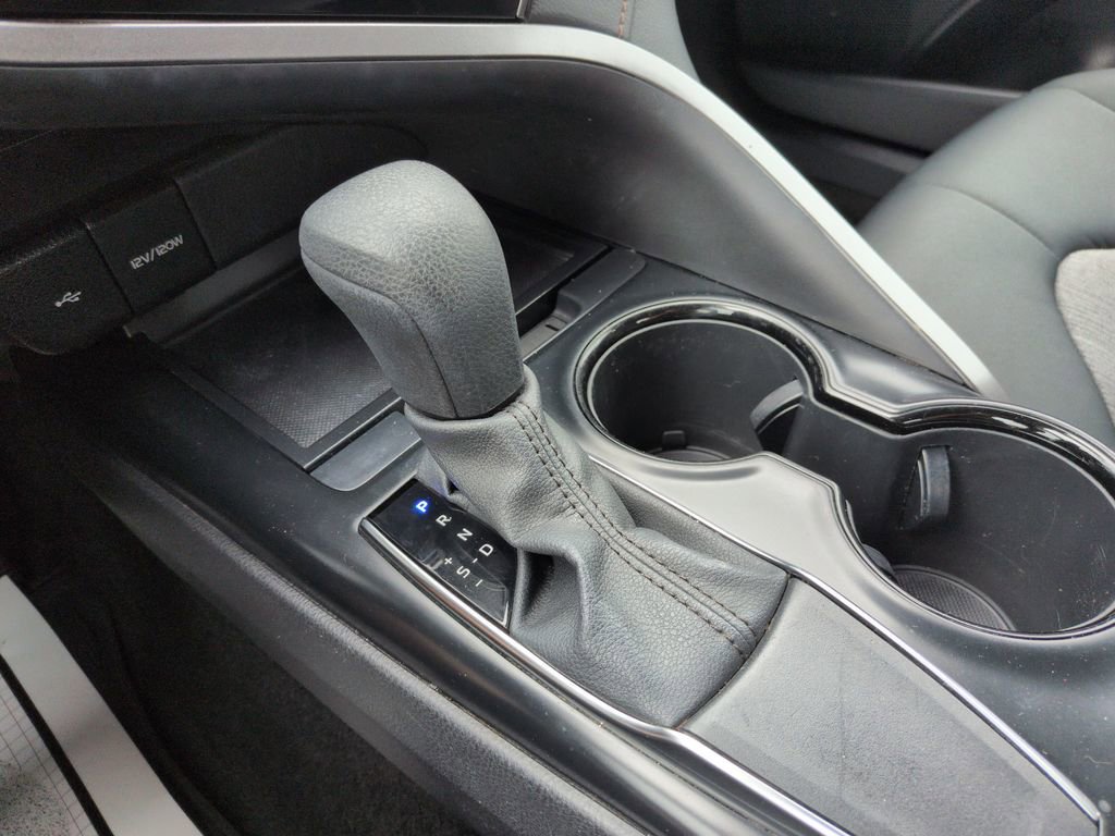 Used 2020 Toyota Camry LE FWD image 24
