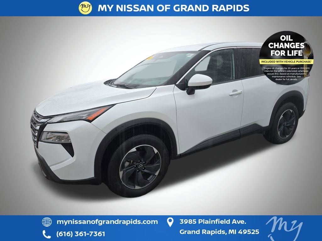 Used 2024 Nissan Rogue SV image 4