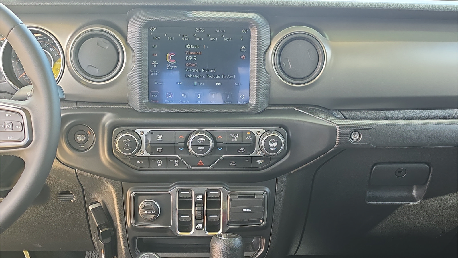 Used 2023 Jeep Gladiator Sport AWD/4WD image 14