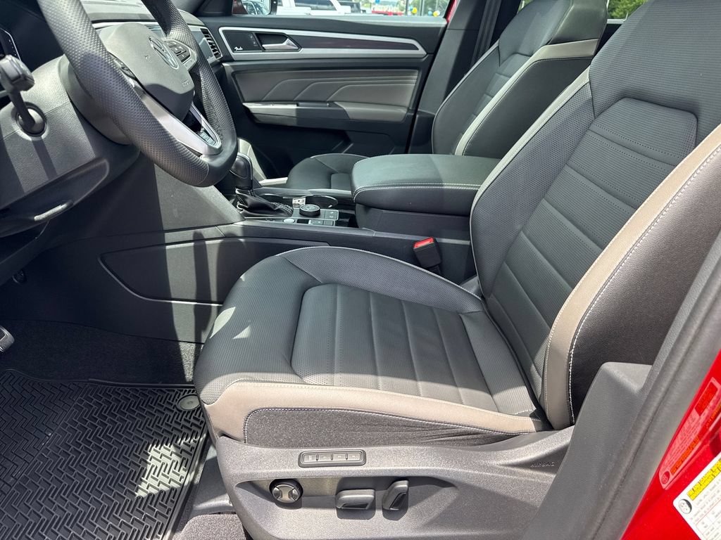 Used 2023 Volkswagen Atlas Cross Sport SEL Premium R-Line AWD/4WD image 10