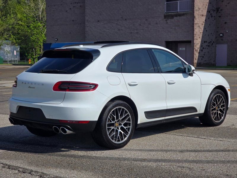 Used 2018 Porsche Macan Sport Edition image 14