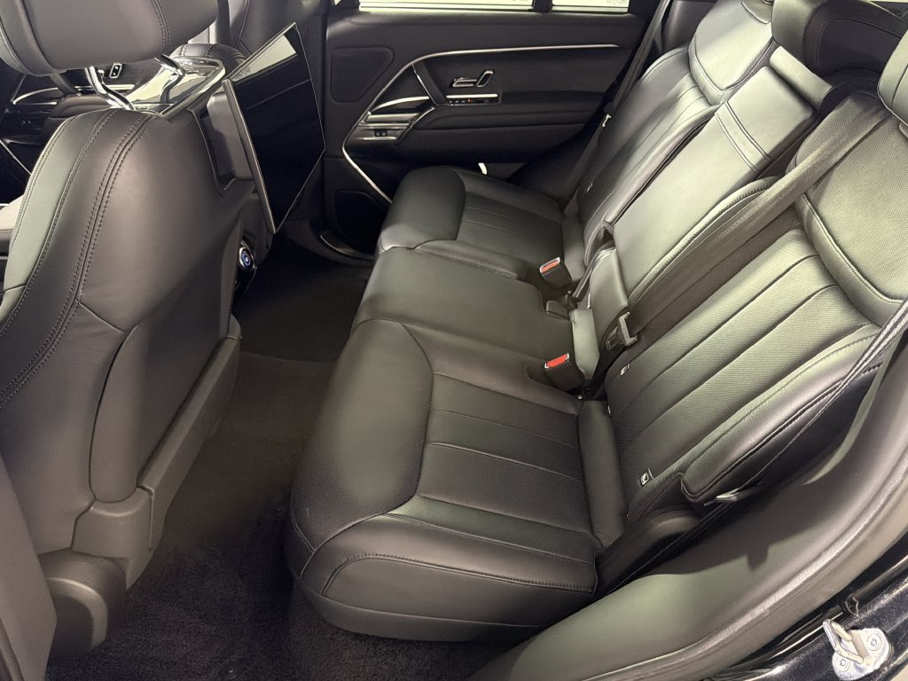 Used 2023 Land Rover Range Rover First Edition AWD/4WD image 40