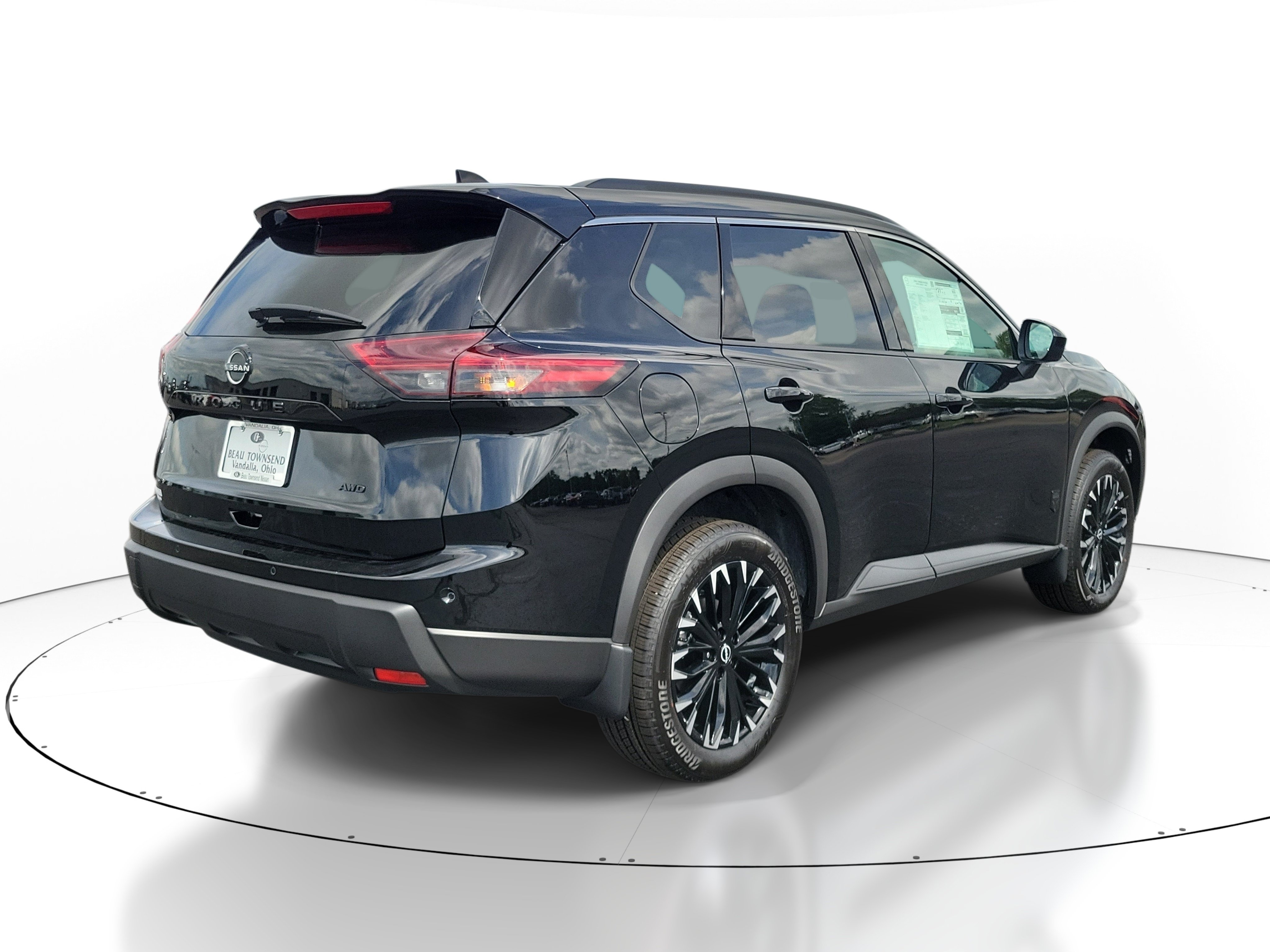 New 2026 Nissan Rogue Dark Armor AWD/4WD image 4