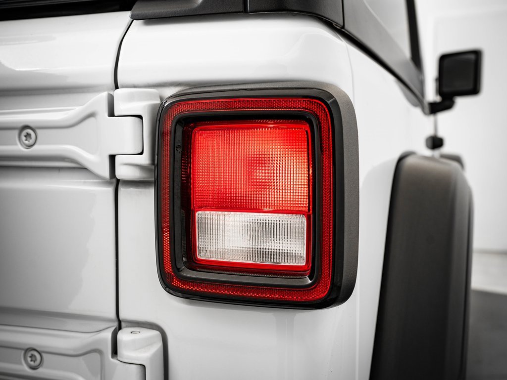 Used 2022 Jeep Wrangler Willys image 9