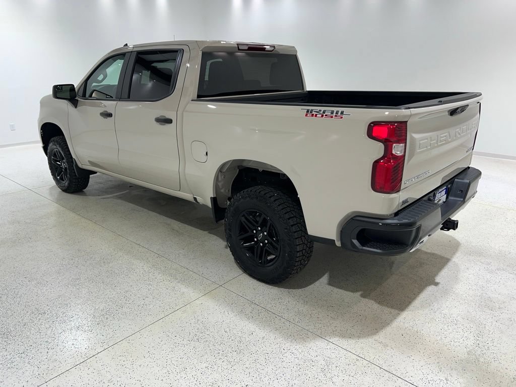 Used 2026 Chevrolet Silverado 1500 Custom Trail Boss AWD/4WD image 3
