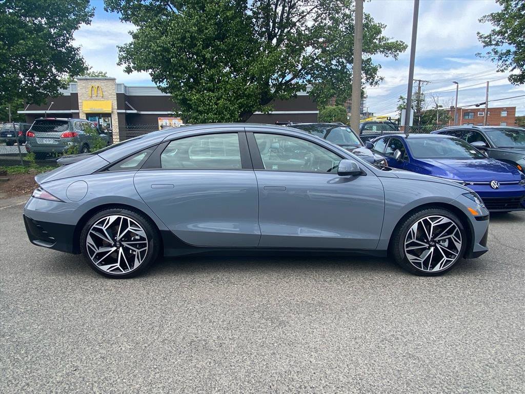 Used 2023 Hyundai Ioniq 6 SEL AWD/4WD image 2