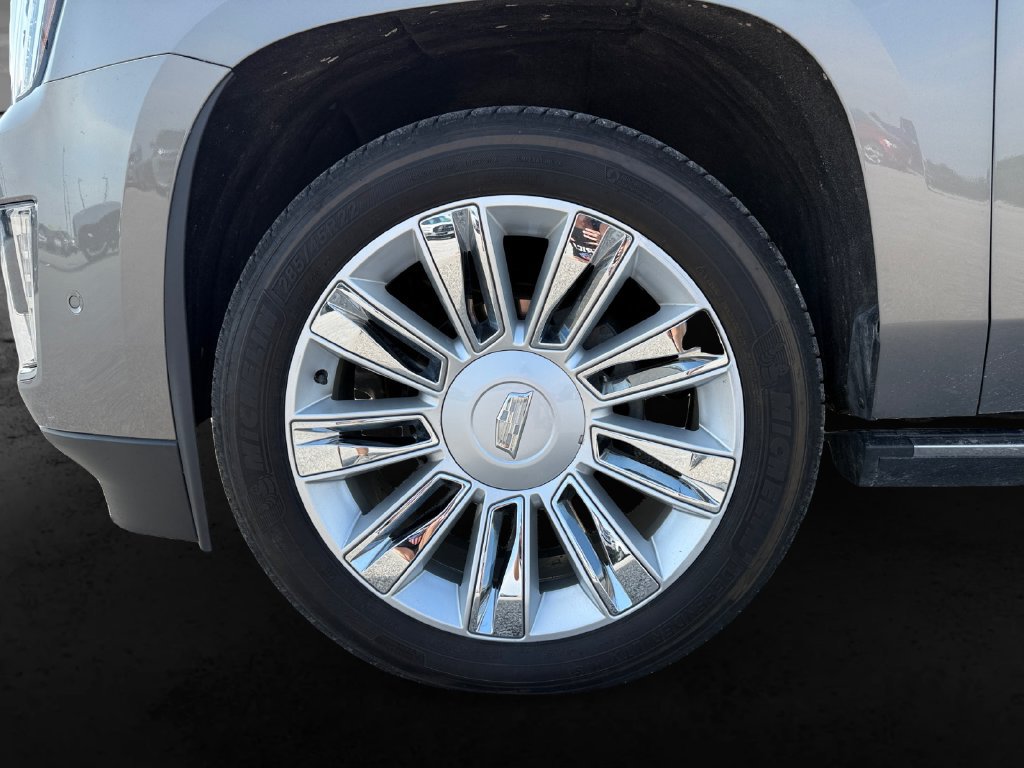 Used 2018 Cadillac Escalade ESV Platinum AWD/4WD image 12
