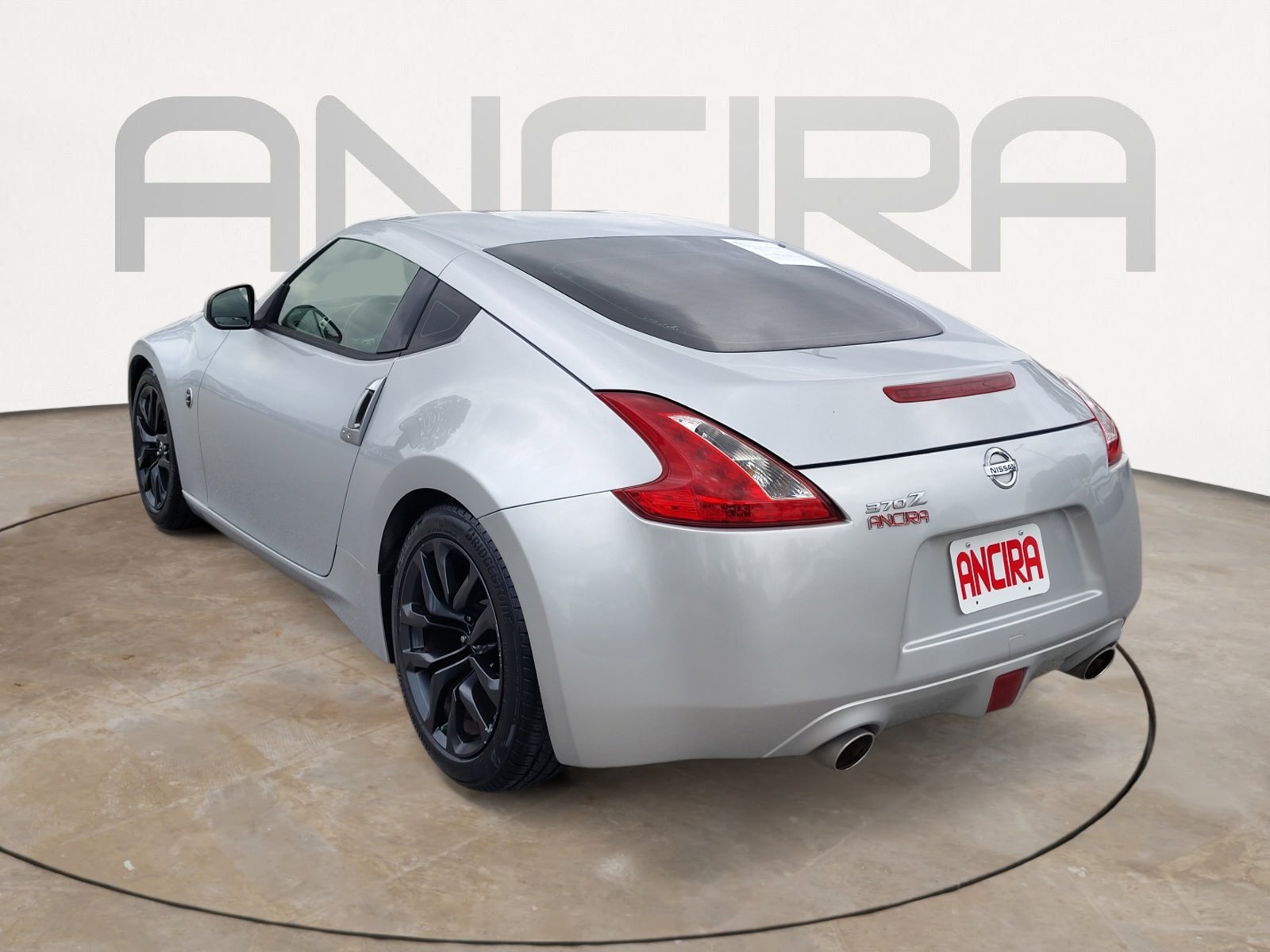 Used 2017 Nissan 370Z Coupe RWD image 11
