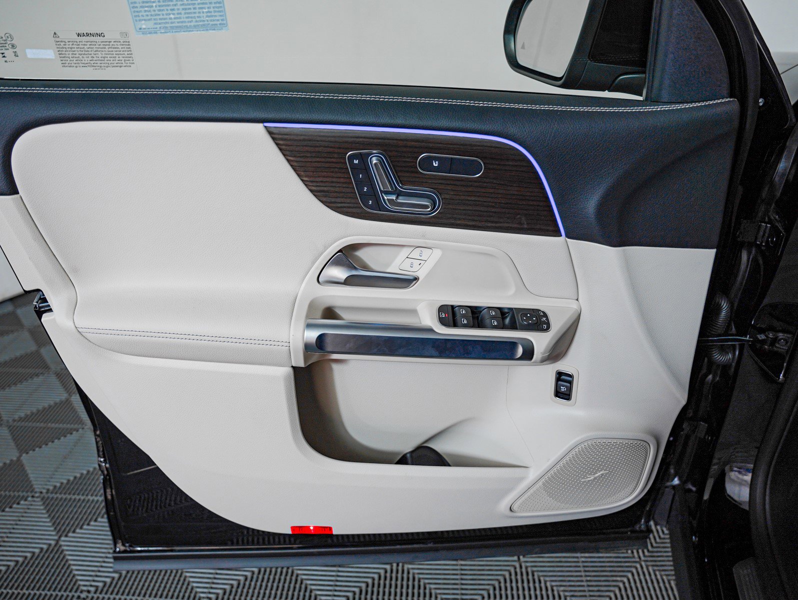 New 2025 Mercedes-Benz GLB 250 image 23