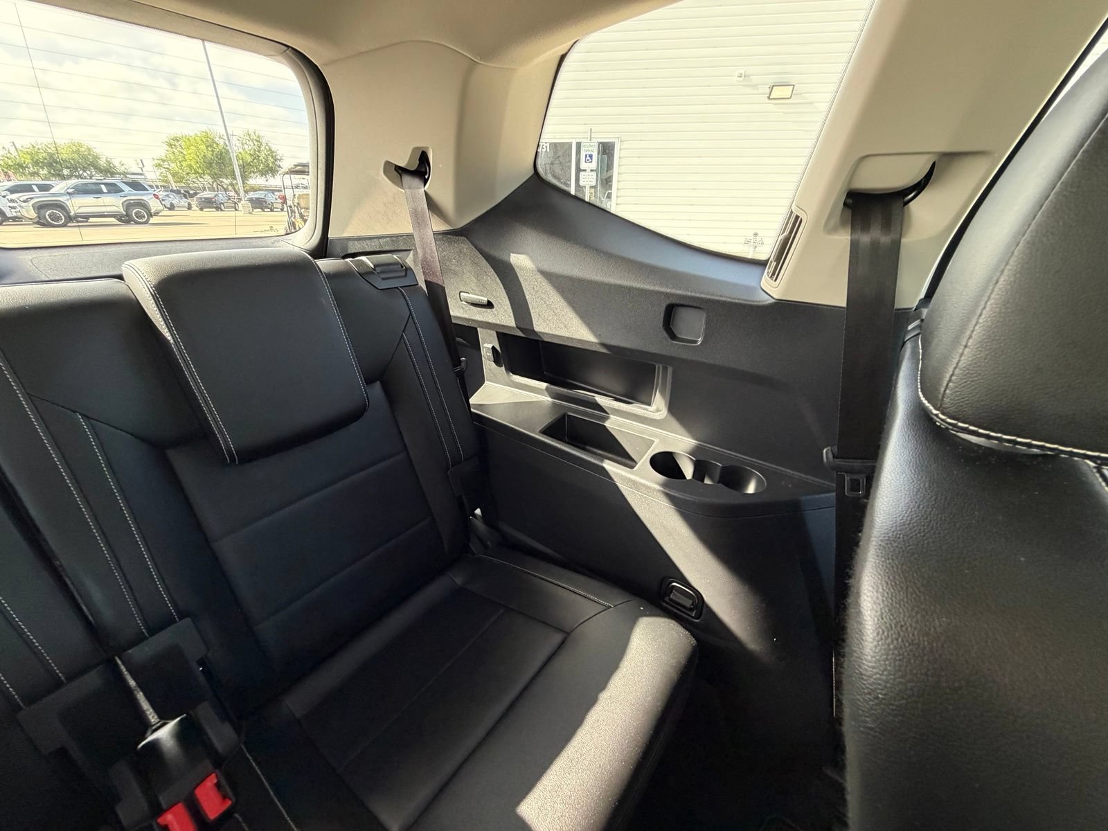 Used 2022 Volkswagen Atlas SEL R-Line AWD/4WD image 18