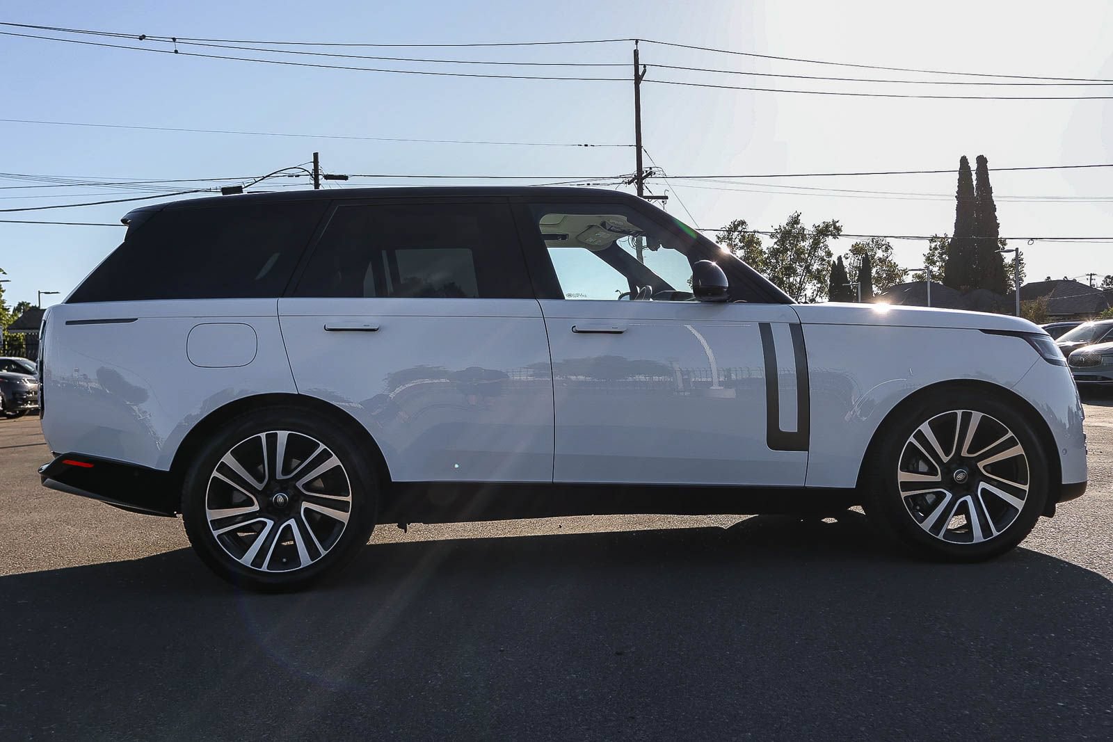 Certified 2023 Land Rover Range Rover SE AWD/4WD image 4