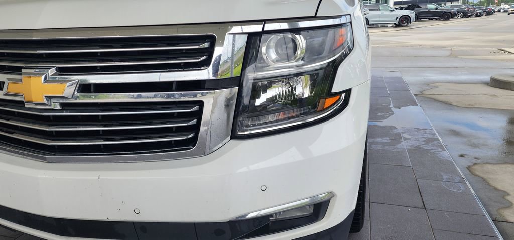 Used 2017 Chevrolet Suburban Premier AWD/4WD image 16
