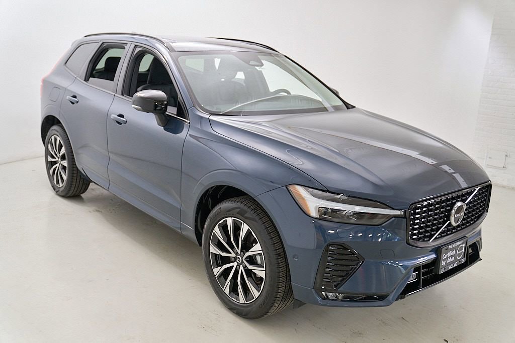 Certified 2025 Volvo XC60 B5 Plus w/ Climate Package AWD/4WD image 4