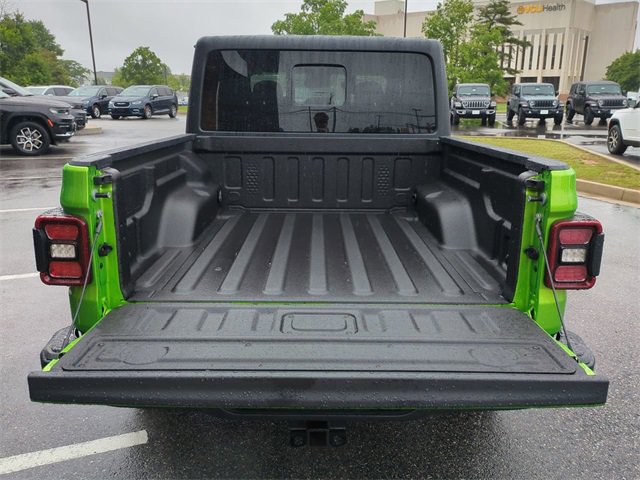 New 2025 Jeep Gladiator Sport image 13