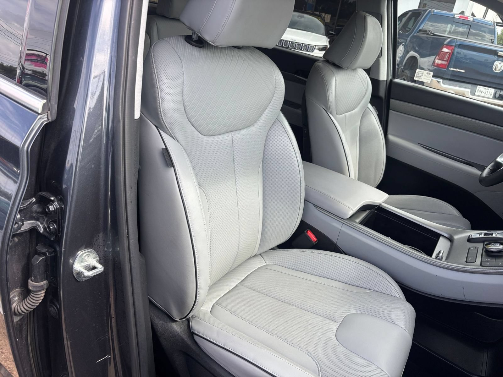 Used 2024 Hyundai Palisade SEL FWD image 35
