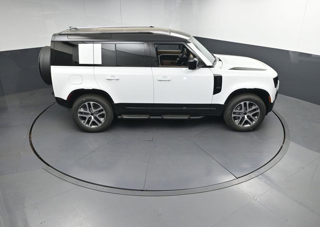 New 2026 Land Rover Defender 110 X-Dynamic SE AWD/4WD image 35