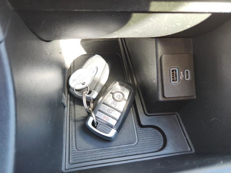 Used 2021 Ford Edge SEL w/ Convenience Package image 13