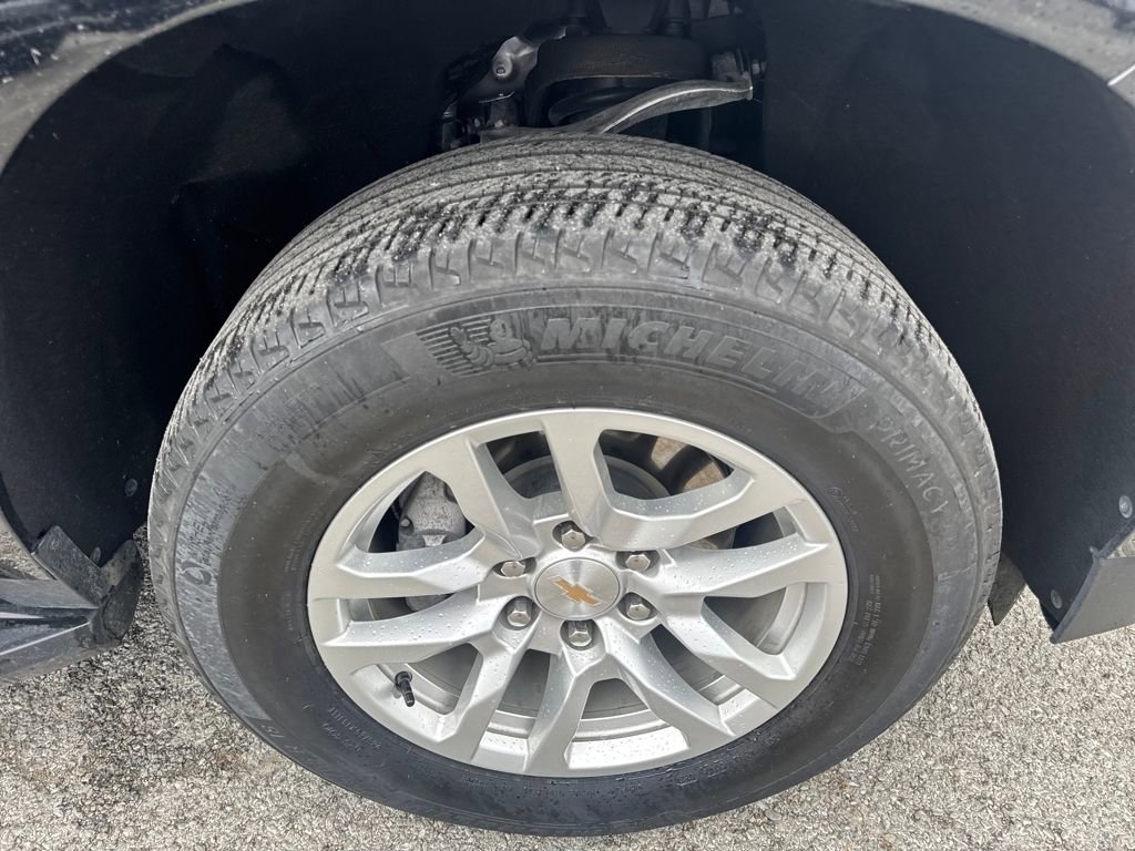 Used 2024 Chevrolet Suburban LT image 12