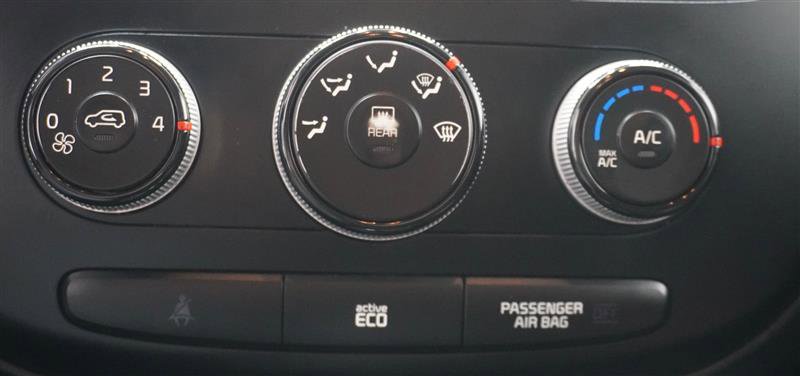 Used 2015 Kia Soul + FWD image 16