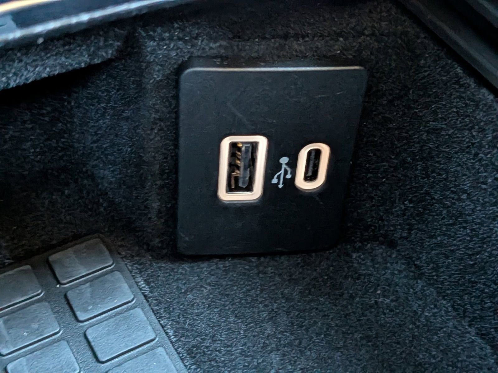 Used 2025 Lincoln Corsair FWD w/ Equipment Group 101A image 25