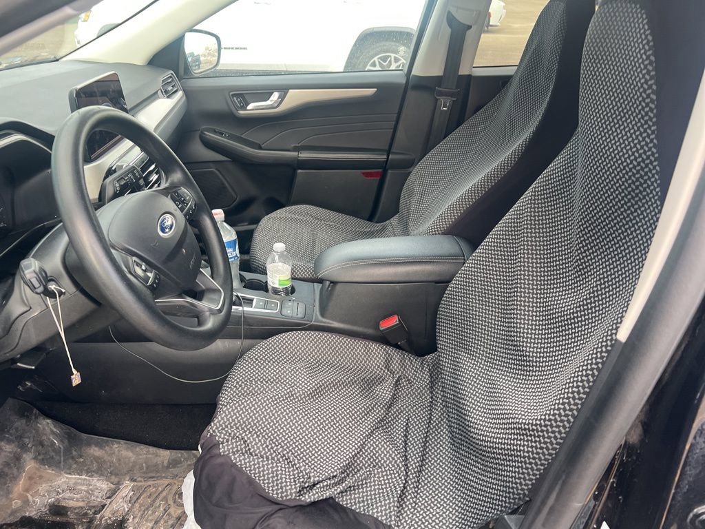 Used 2021 Ford Escape SE image 13