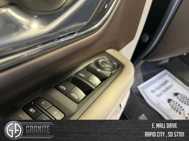 Used 2023 GMC Yukon SLT AWD/4WD image 20