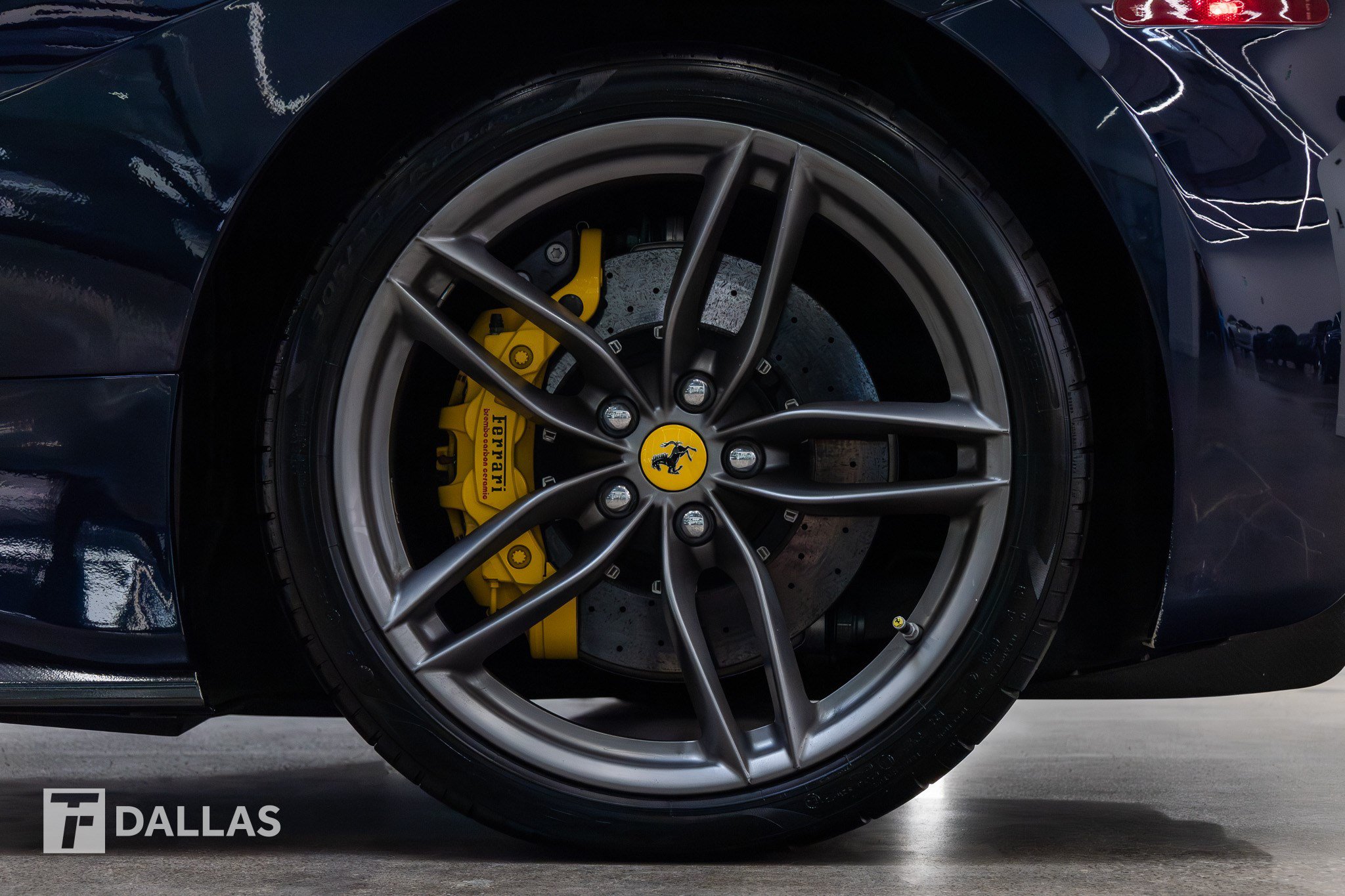 Used 2017 Ferrari 488 GTB RWD image 3