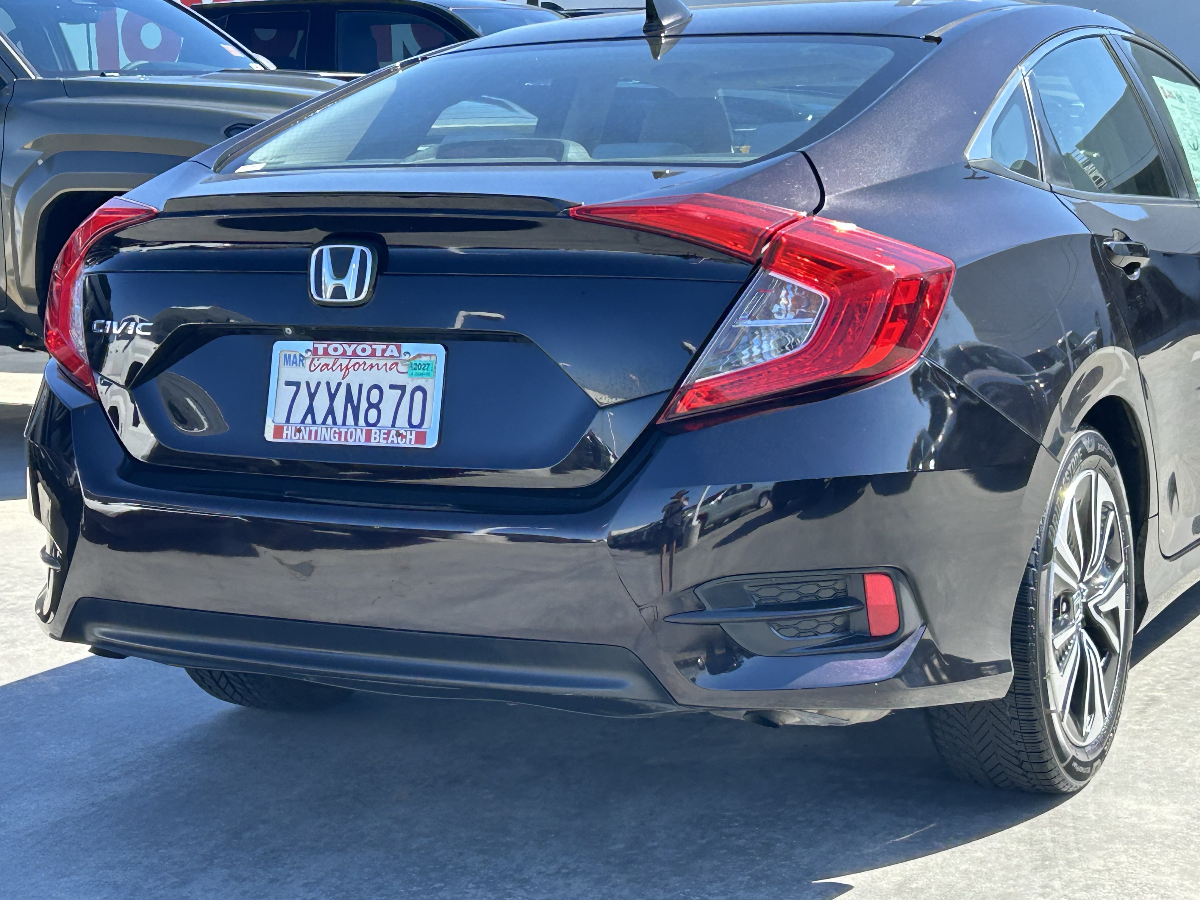 Used 2017 Honda Civic EX-T image 4