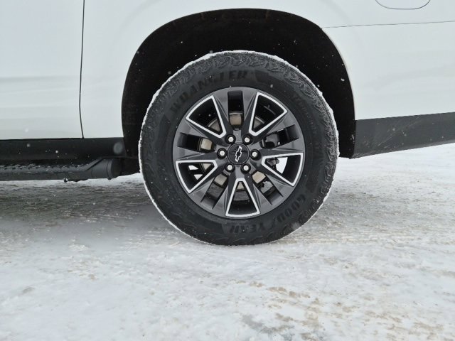 Certified 2024 Chevrolet Suburban Z71 w/ Luxury Package image 13