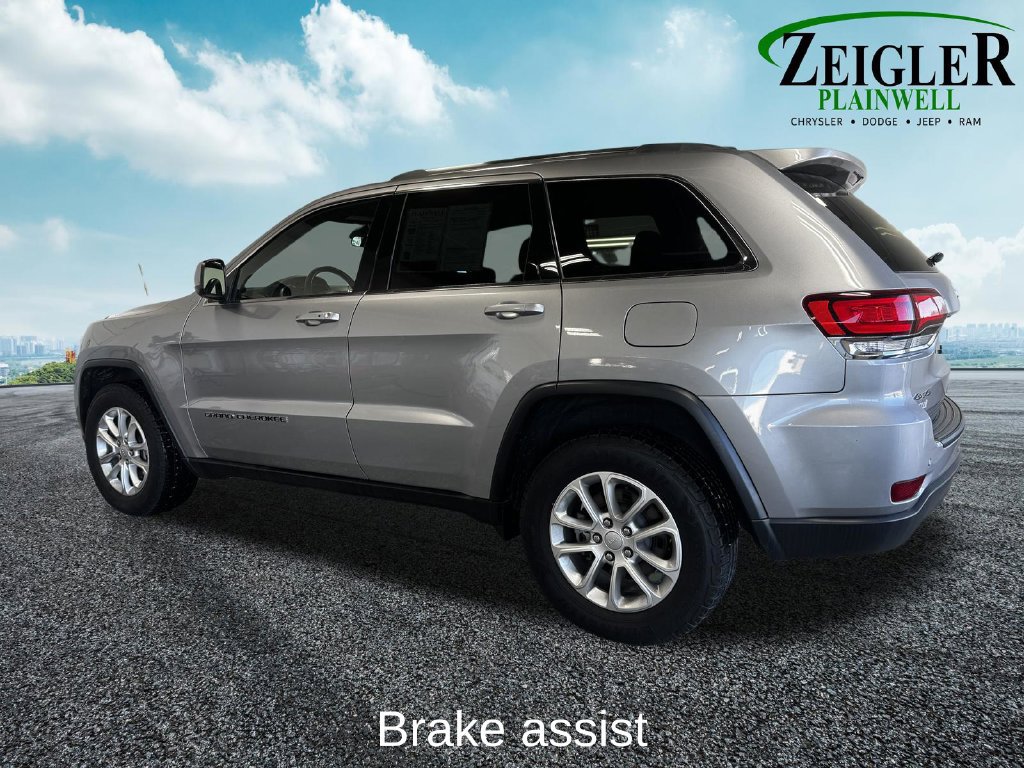 Used 2021 Jeep Grand Cherokee Laredo AWD/4WD image 3