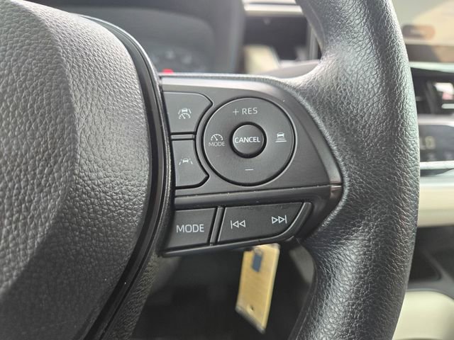 Used 2025 Toyota Corolla LE image 18