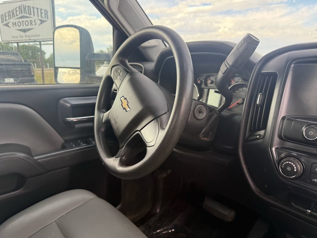 Used 2015 Chevrolet Silverado 2500 W/T AWD/4WD image 16