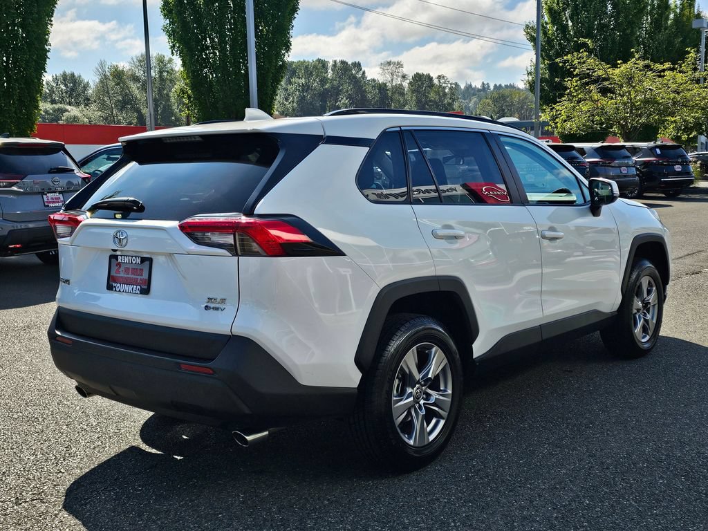 Used 2025 Toyota RAV4 XLE AWD/4WD image 5