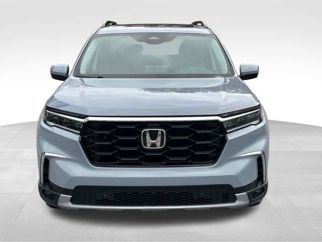 Used 2025 Honda Pilot Touring image 6