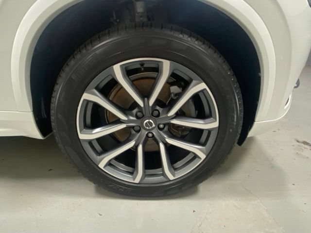 Used 2019 Volvo XC90 T5 Momentum w/ Multimedia Package AWD/4WD image 5