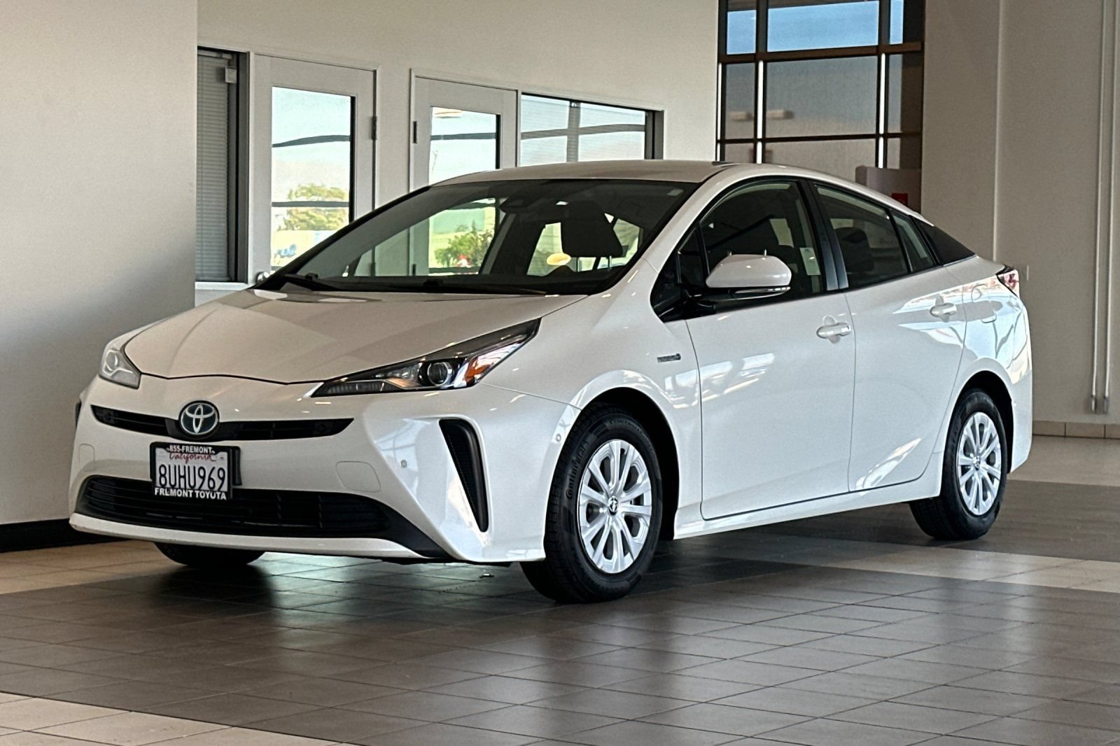 Certified 2020 Toyota Prius LE FWD image 8