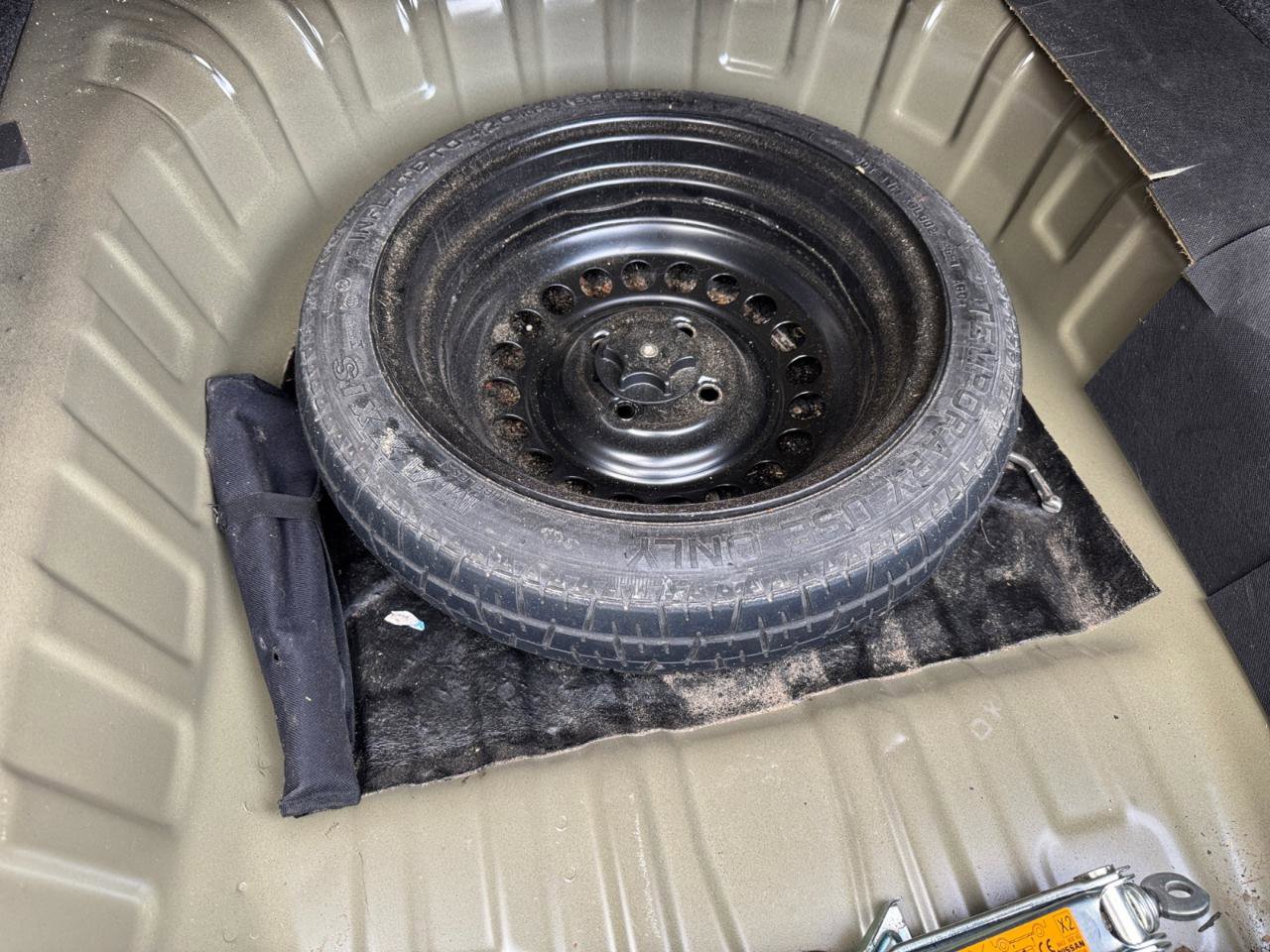 Used 2021 Nissan Versa S image 35