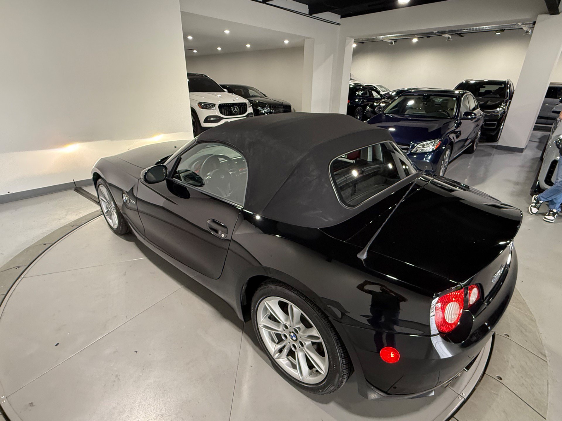 Used 2005 BMW Z4 3.0i RWD image 12