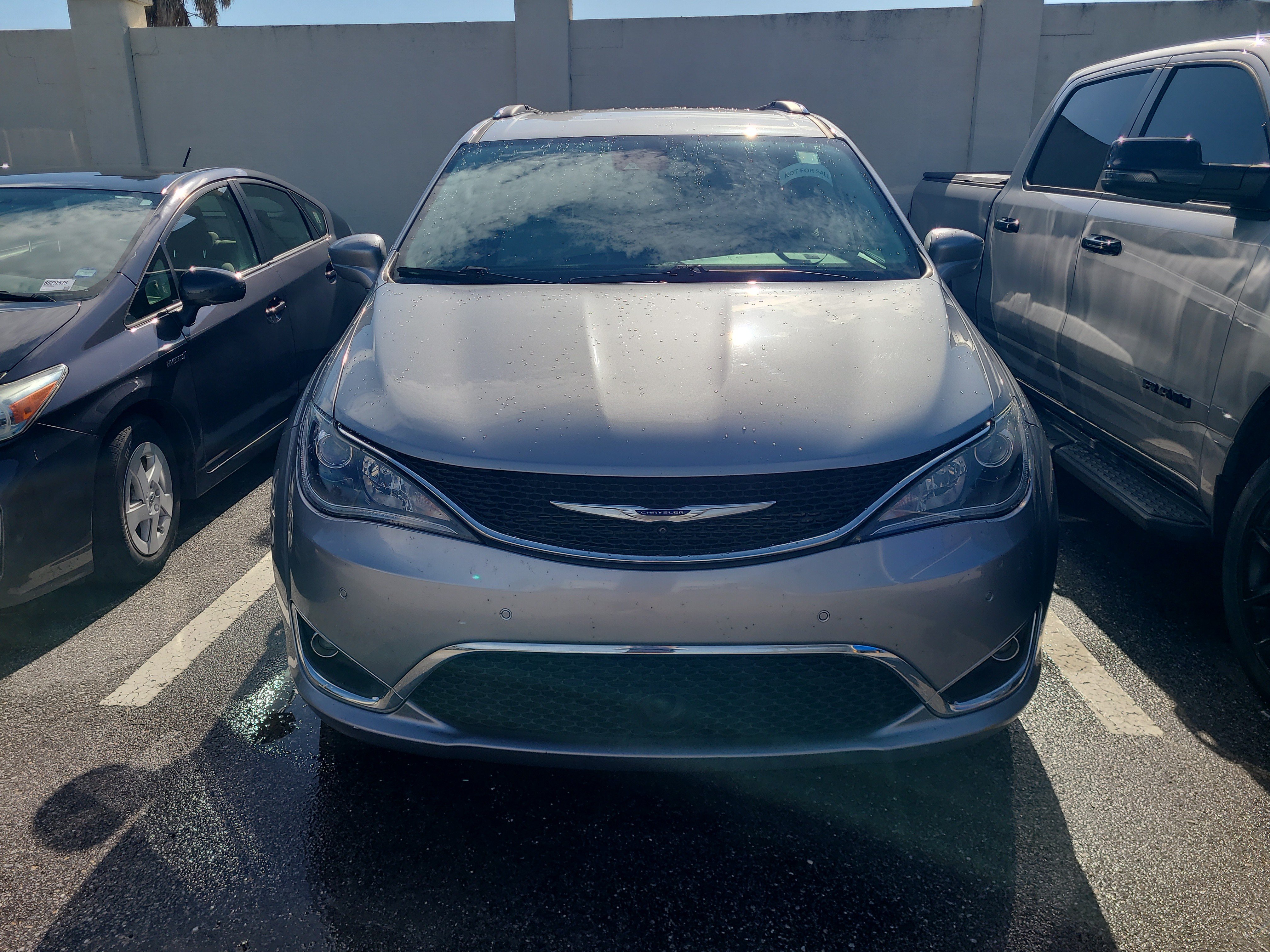 Used 2019 Chrysler Pacifica Touring-L Plus w/ Advanced Safetytec Group FWD video 2