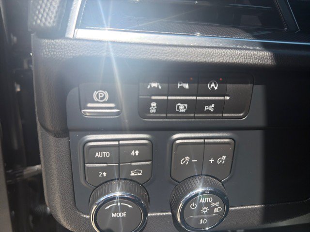 Used 2026 Chevrolet Tahoe RST w/ Comfort Package AWD/4WD image 6