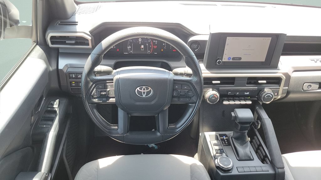 Certified 2025 Toyota Tacoma SR5 AWD/4WD image 12
