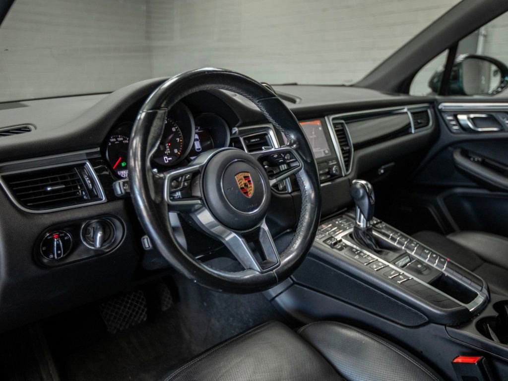 Used 2018 Porsche Macan AWD/4WD image 20