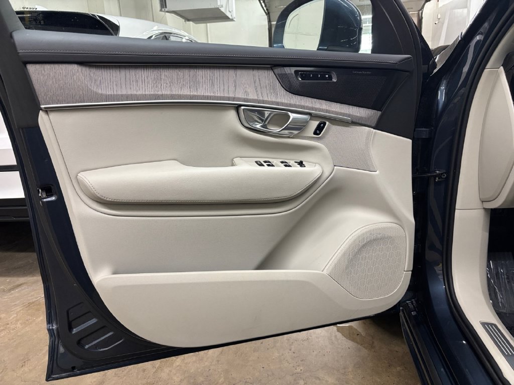 Certified 2026 Volvo XC90 B6 Ultra AWD/4WD image 11