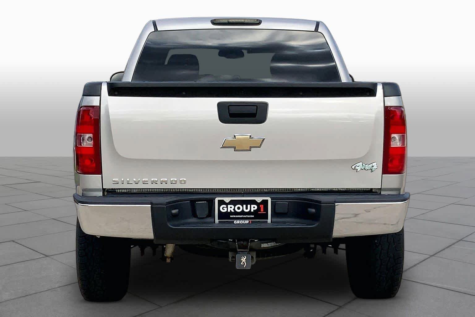 Used 2007 Chevrolet Silverado 1500 LT w/ 1LT Convenience Package AWD/4WD image 4
