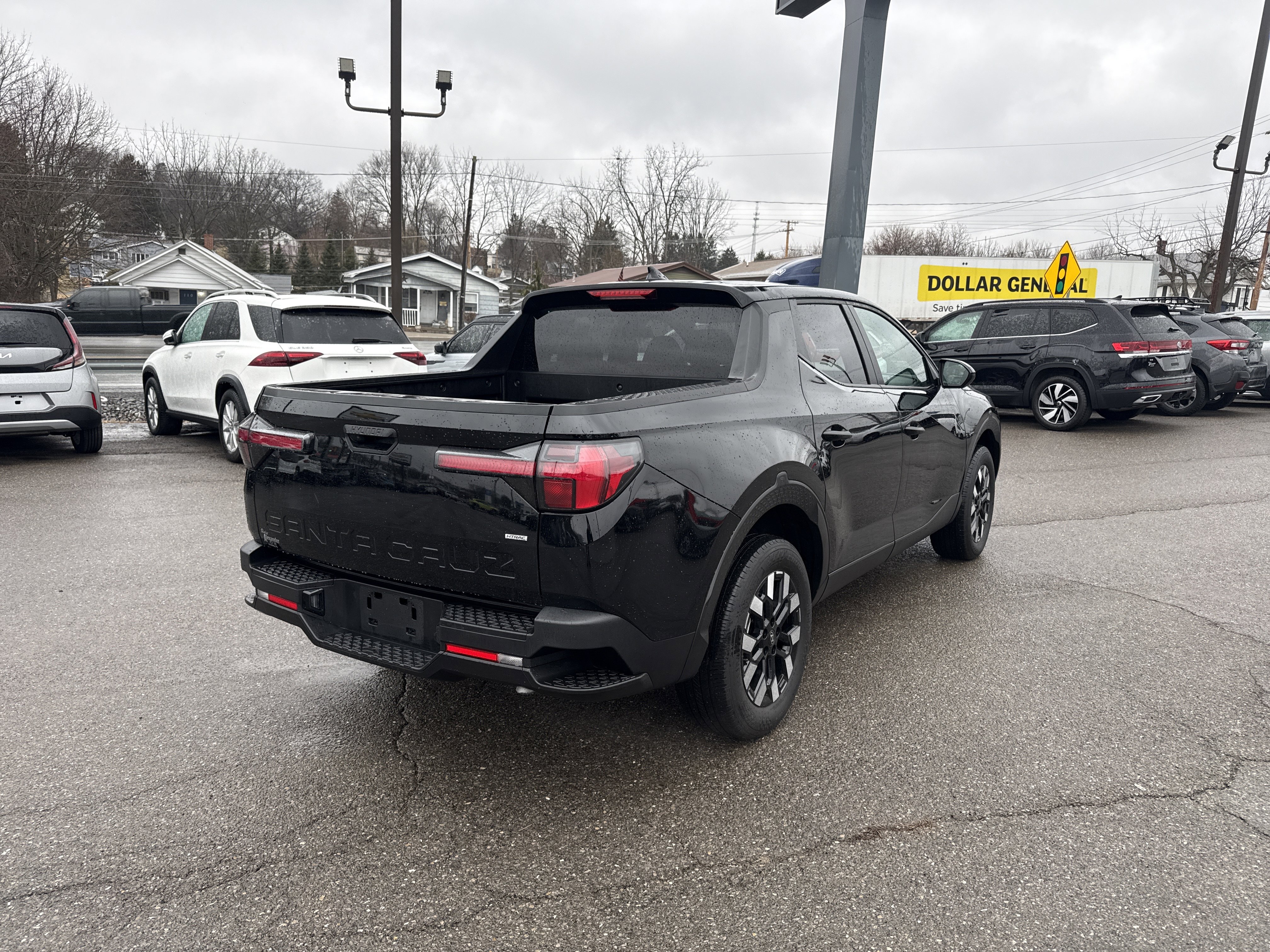 Certified 2025 Hyundai Santa Cruz SE image 3