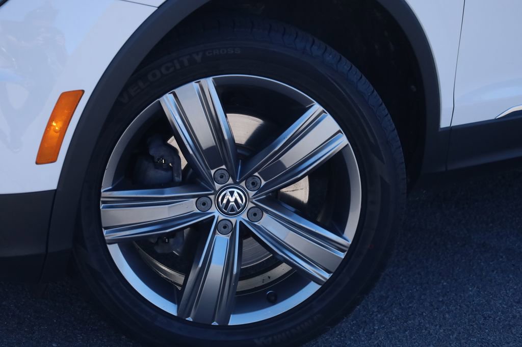 Used 2020 Volkswagen Tiguan SEL image 20