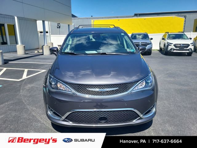 Used 2018 Chrysler Pacifica Touring-L w/ Advanced Safetytec Group FWD image 7